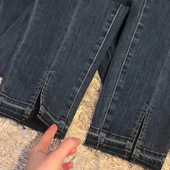 NWT Vince Camuto size 6 skinny jeans with detailed cuffs - Picture 9 of 9